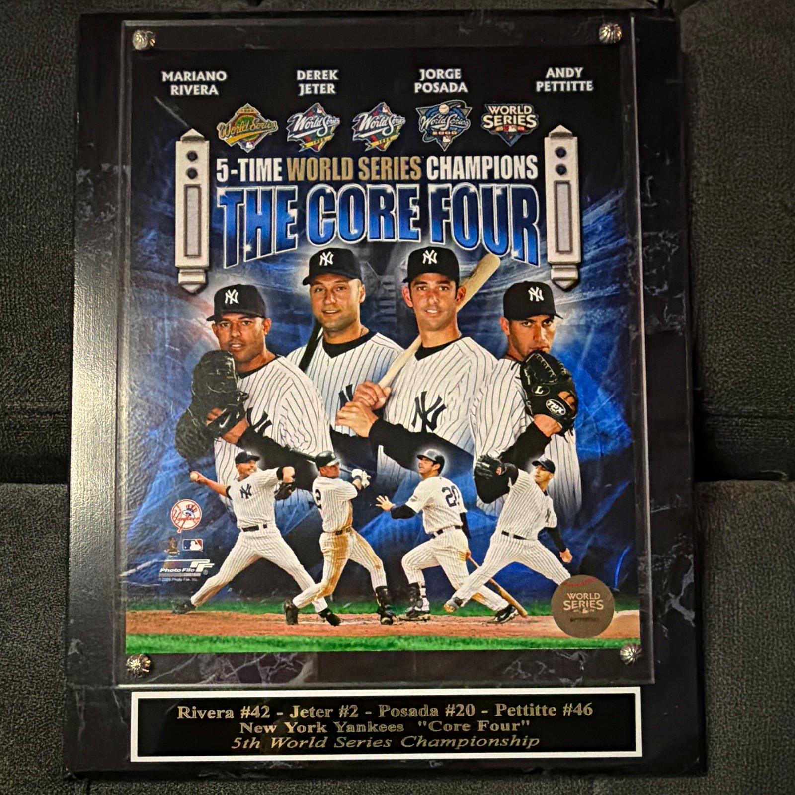 New York Yankees Core 5-Time Champions Wood Wall Plaque(Brand new condition)