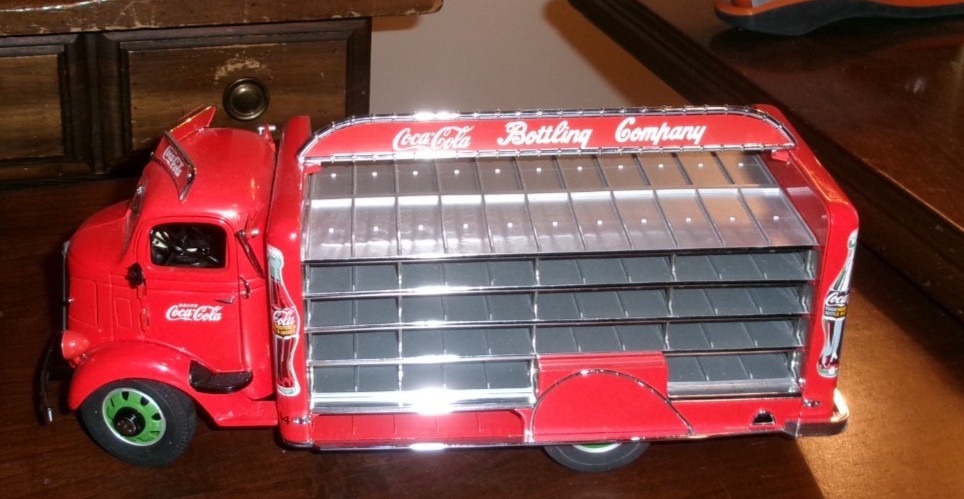 Coca-Cola Brand Die-Cast Metal Replica Of 1938 Delivery Truck NIB Danbury Mint