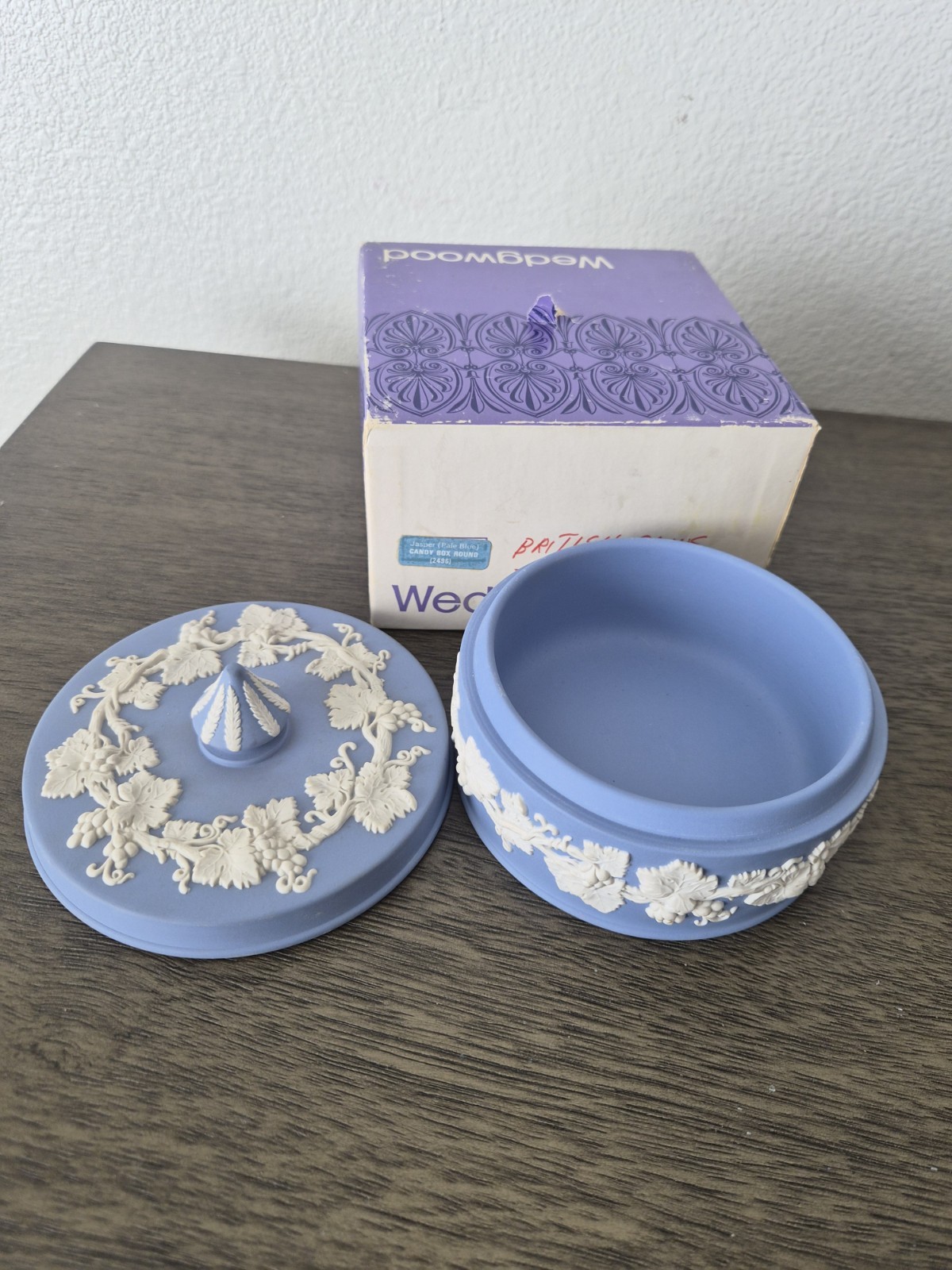 Vintage Wedgwood Blue Jasperware Grape Vine Candy Box w/ Original Box