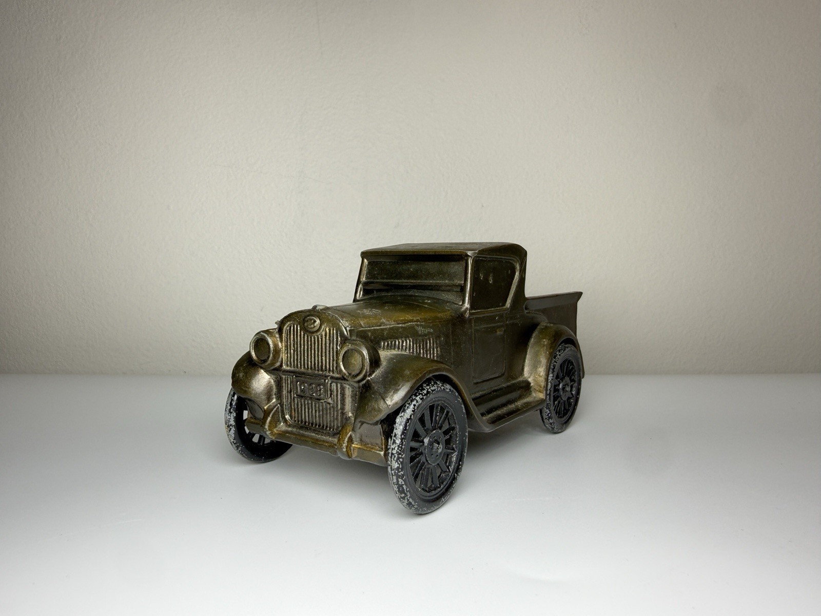 Vintage c1974 Banthrico 1928 Chevrolet Pickup Truck Metal Coin Bank Chicago USA