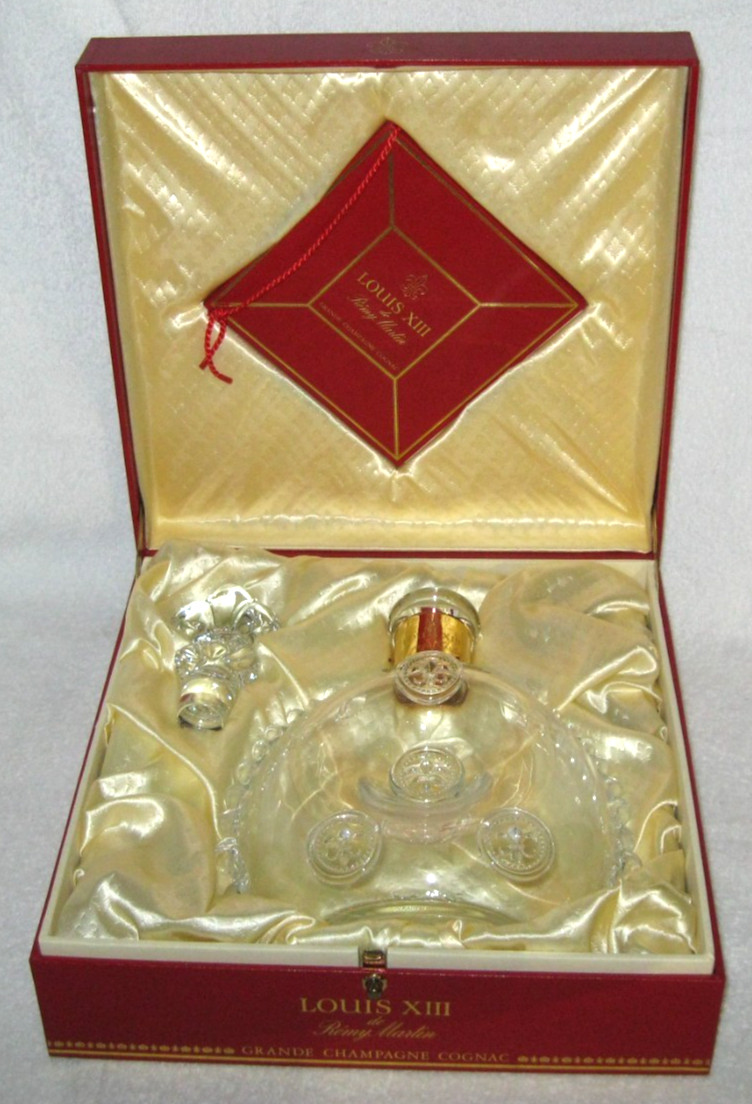 Remy Martin Louis VIII Empty 750ml Cognac Bottle Baccarat Crystal w/ Casket Box