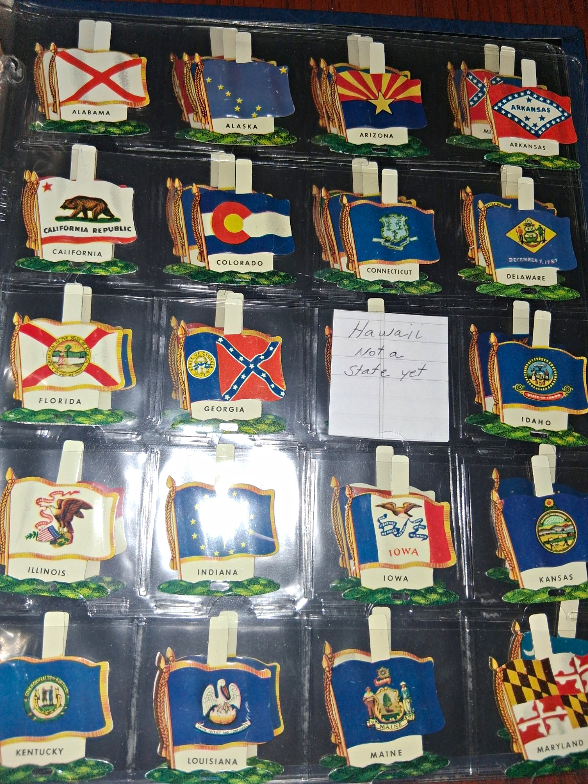 1959 Nabisco Shredded Wheat tin  flags of the world premiums 69 different