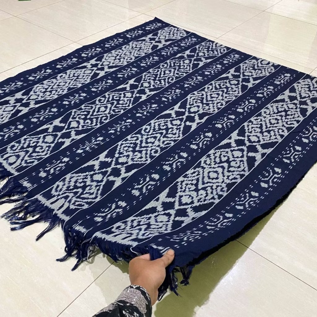 TENUN IKAT ETHNIC HANDWOVEN TEXTILES INDONESIA FOR BLANKET HOME DECOR NAVY BLUE
