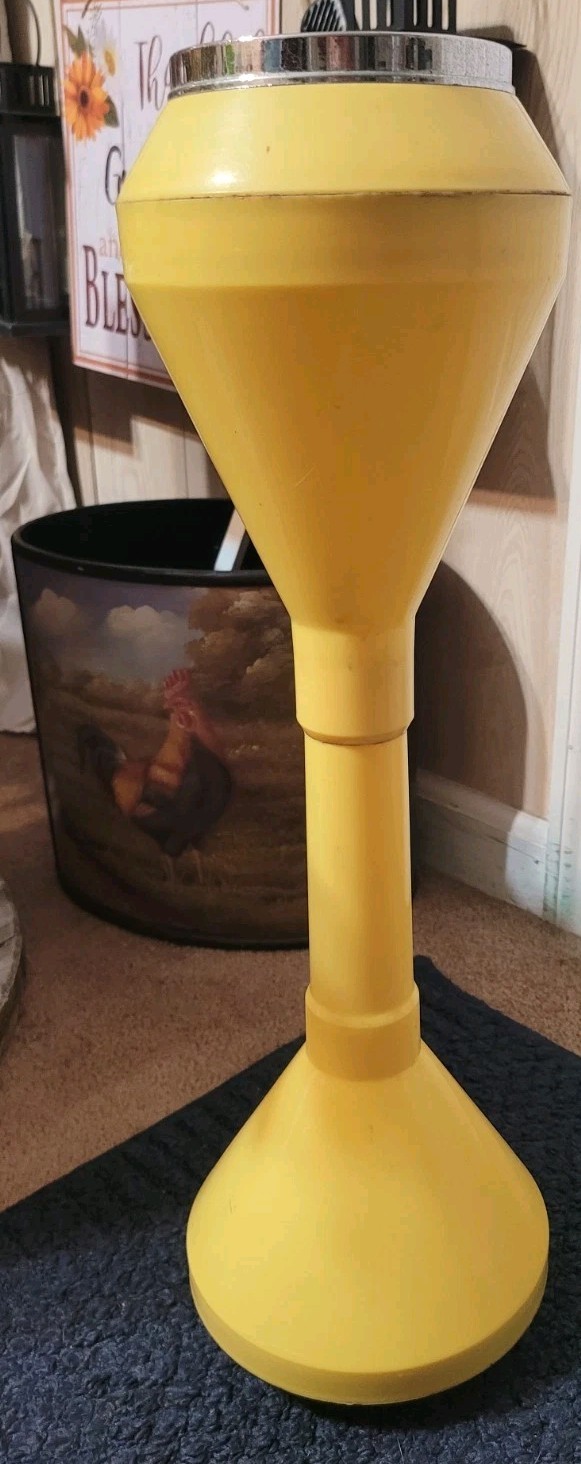 Vintage 1970’s Pastel Yellow Smoking Stand Plastic Ashtray Italy