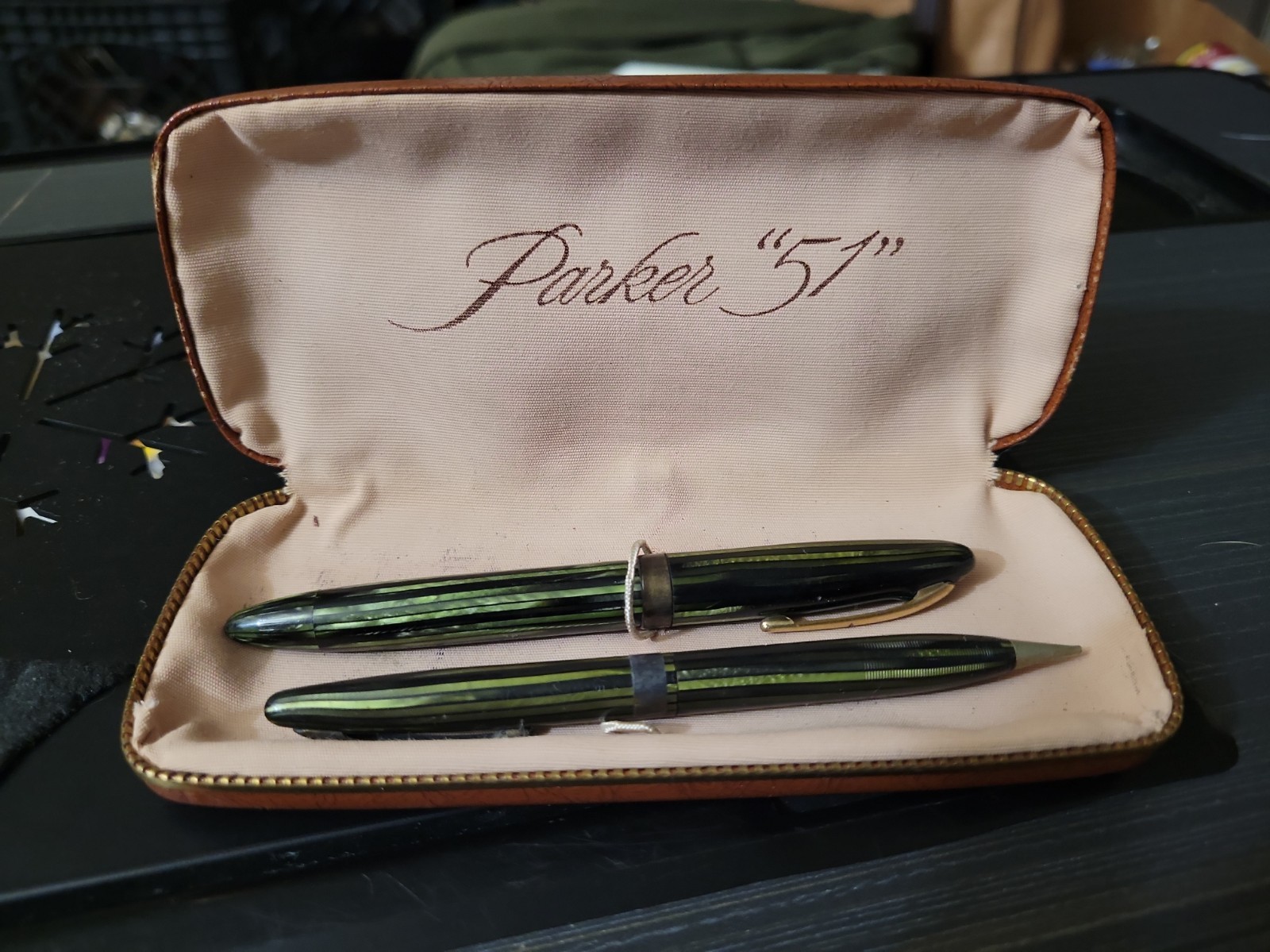 Vintage Green Striated Sheaffer White Dot Fountain Pen and Pencil Set READ
