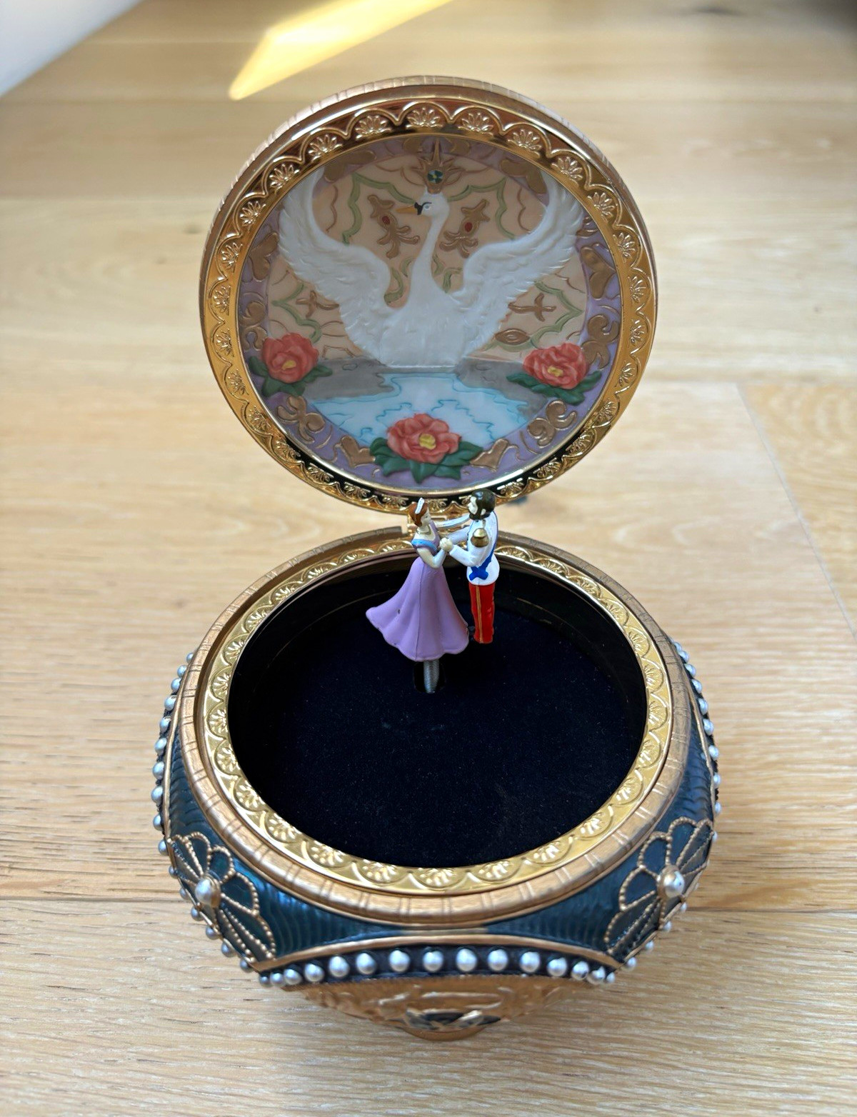 Anastasia Rare Vintage 1997 Music Box 
