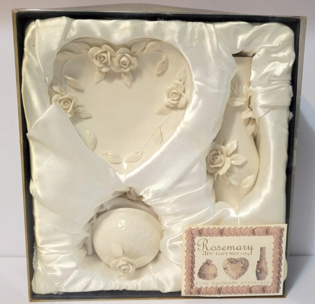 I Godinger 3-D Floral Ivory Porcelain 3 Piece Set Vase Heart Dish & Trinket Box