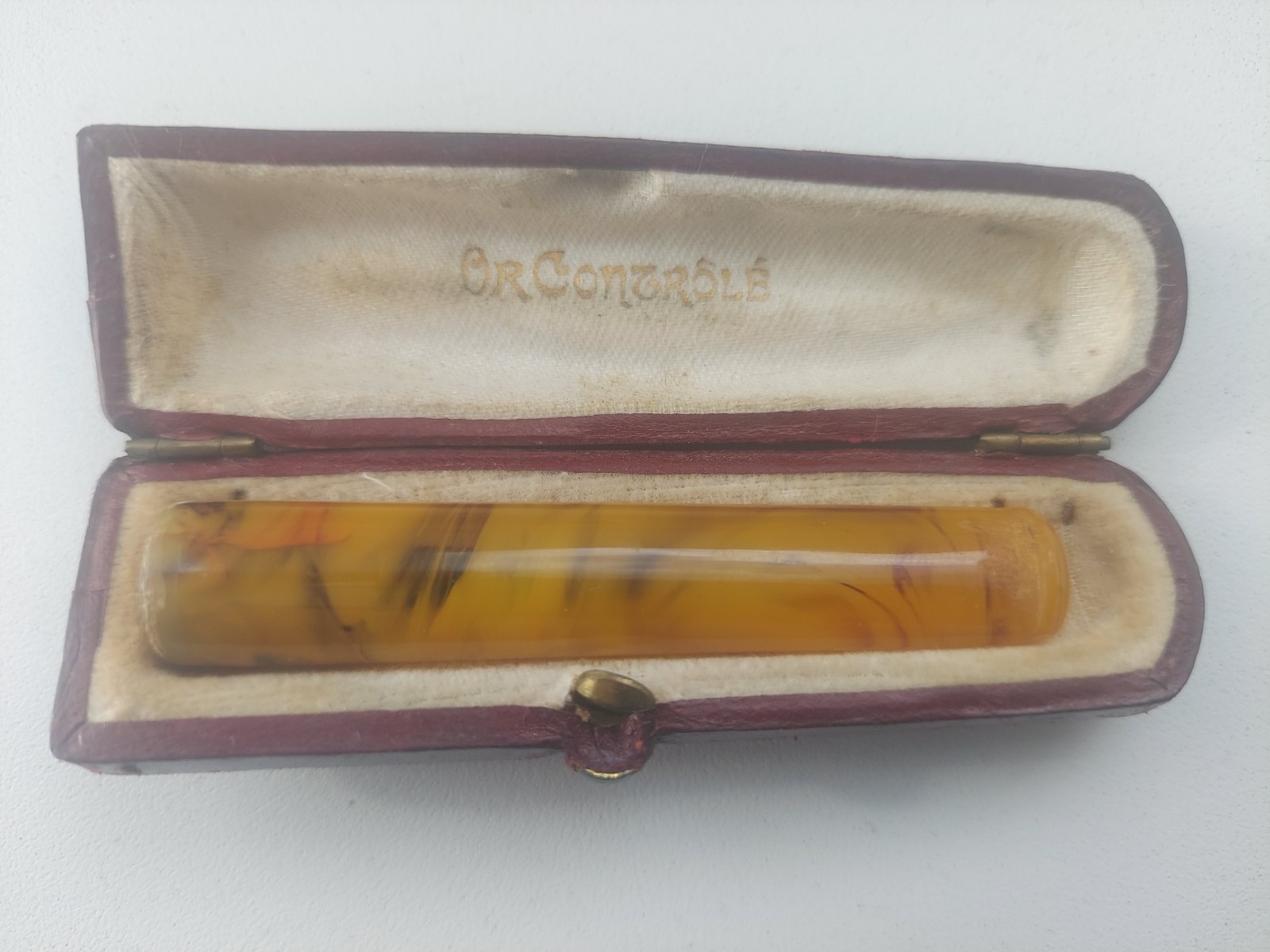 Vintage  Amber Cigarette Holder