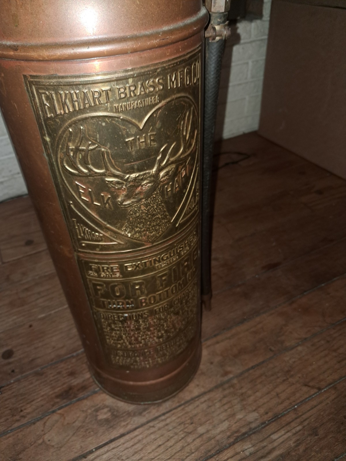 THE ELK HART COPPER BRASS FIRE EXTINGUISHER  VINTAGE ANTIQUE  ORIGINAL CONDITION