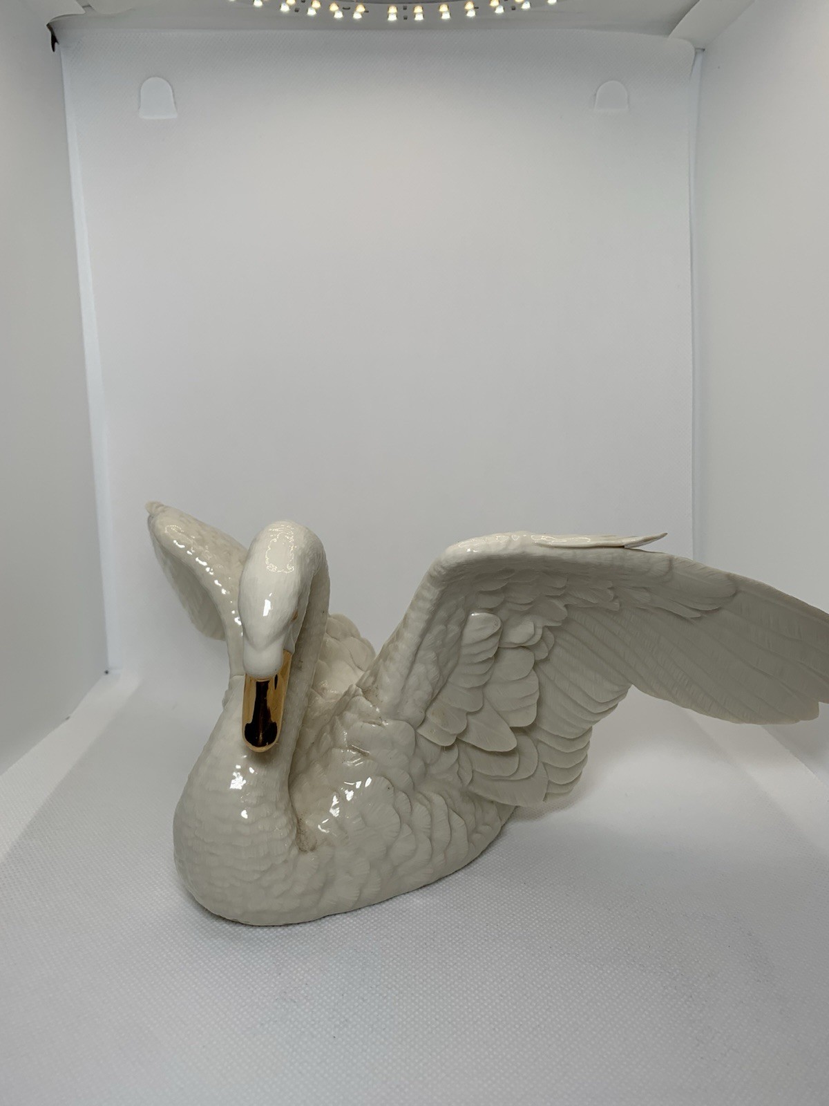 Lenox “The Majestic Swan” Ivory China Edition Porcelain Figurine 12.5” Wingspan