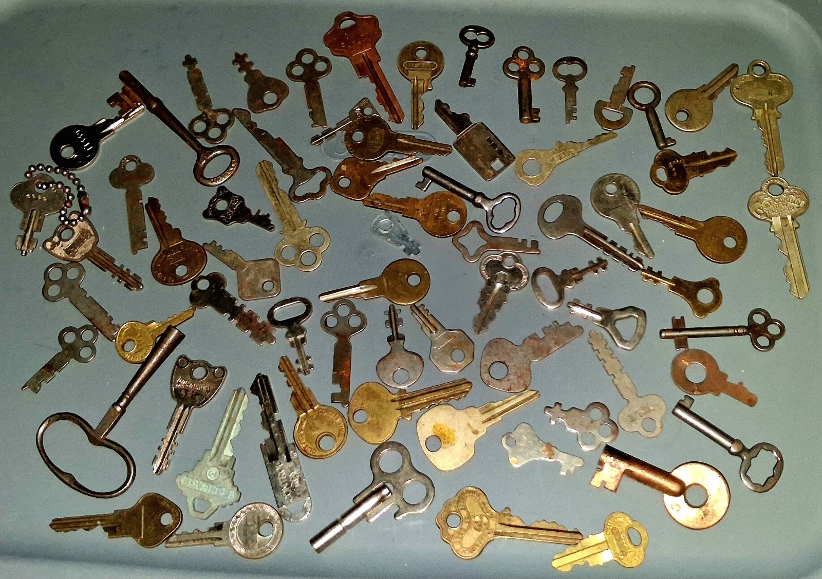 Mixed Vintage Brass Steel Flat Skeleton Key lot Keys