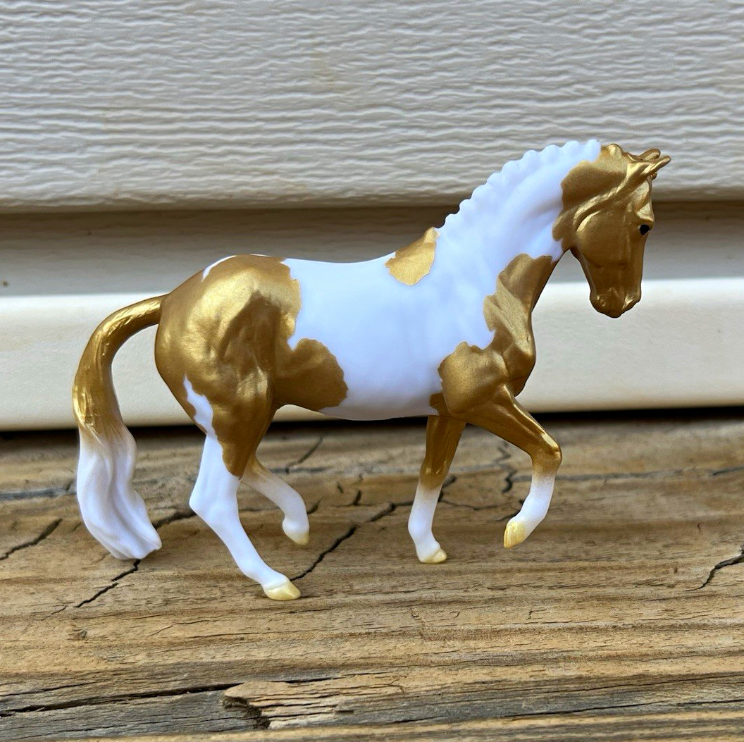 Breyer Stablemate Ultra rare Chase piece 2026 Mystery Horse Surprise series 8.