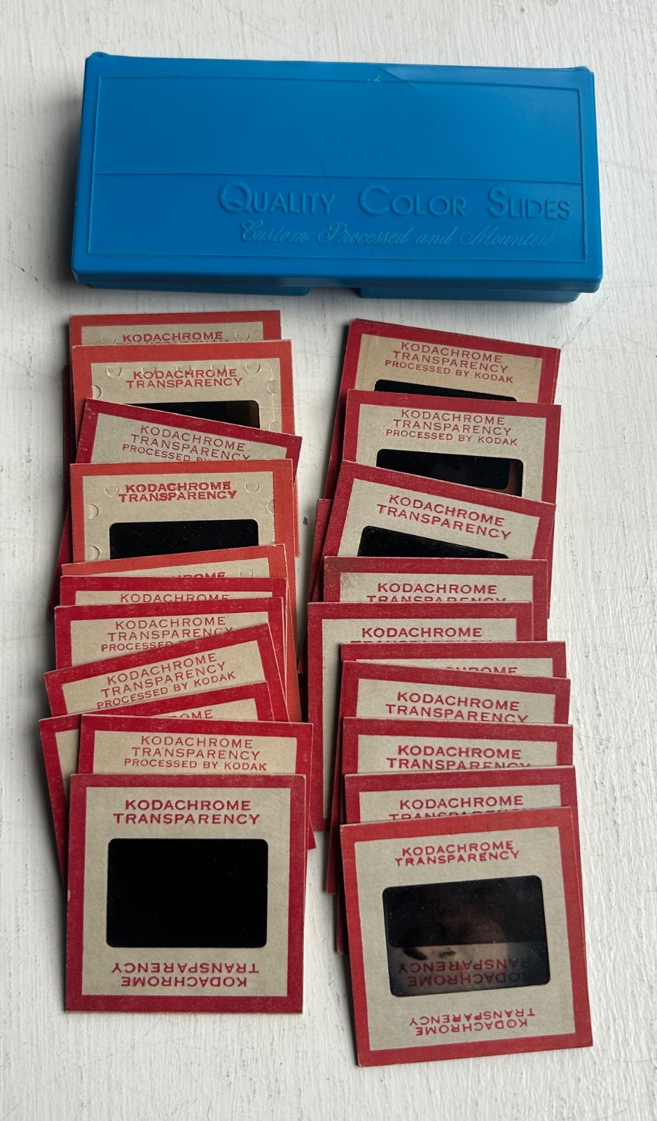 Lot 24 RED BORDER KODACHROME 35mm SLIDES In Case Children Infants Family c1950s