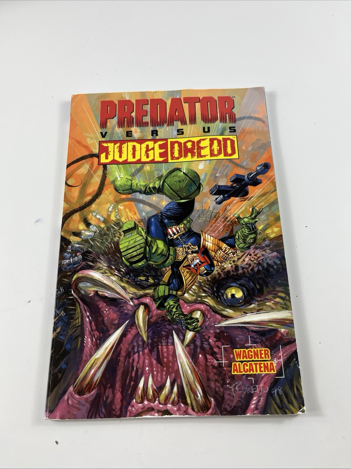 Predator vs Judge Dredd TPB 1998 Dark Horse Comics John Wagner Alcatena Graphic
