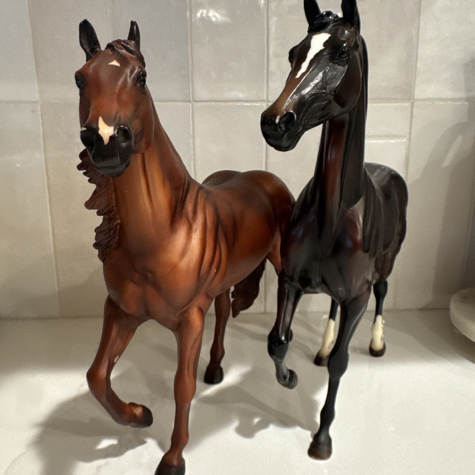 Breyer Traditional Model Horse TOPSAILS RIEN MAKER #1492 & Zenyatta Model #1478