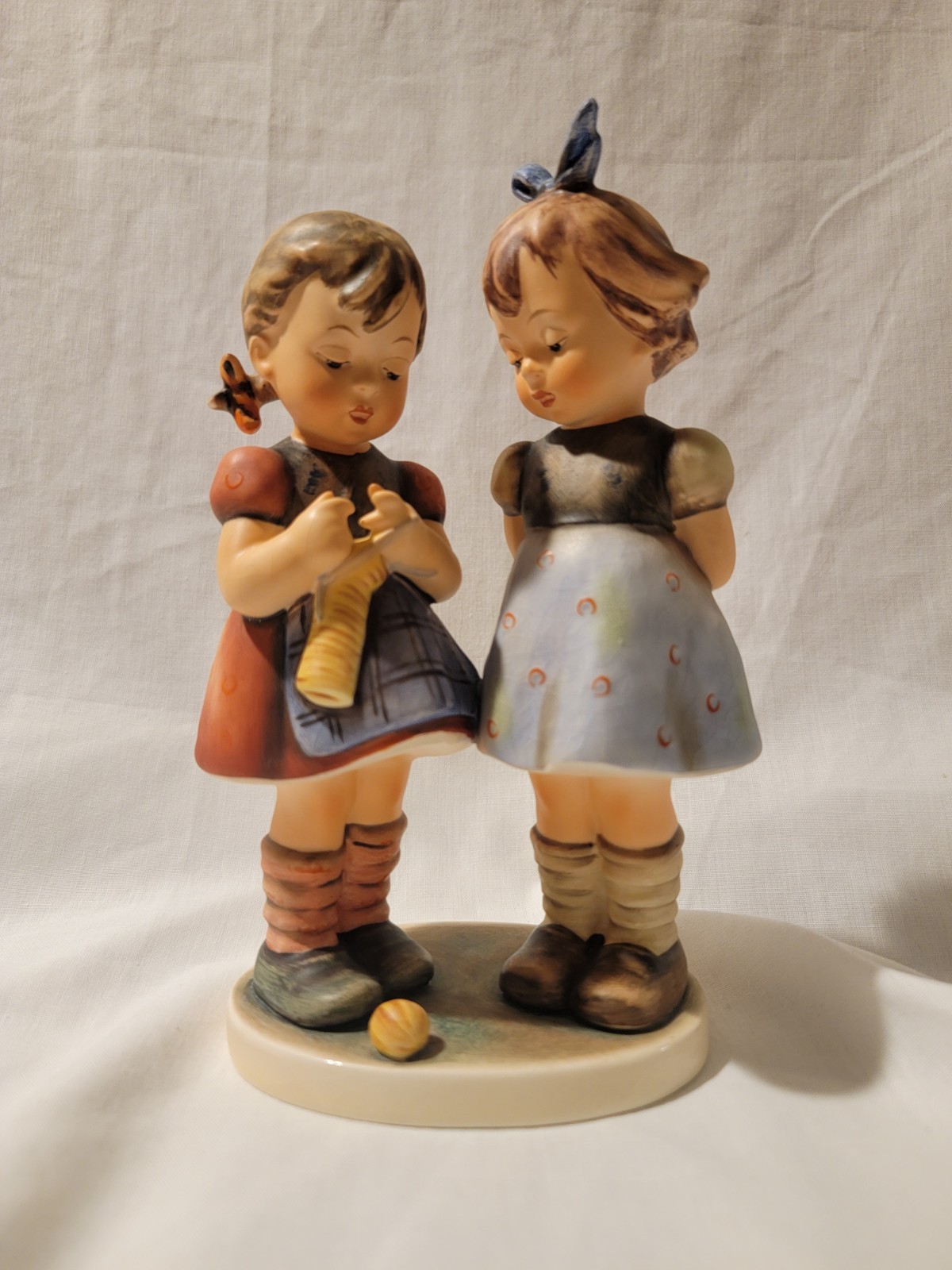 Goebel M.I. Hummel 256 “Knitting Lesson” – TMK-4 – Vintage Discontinued