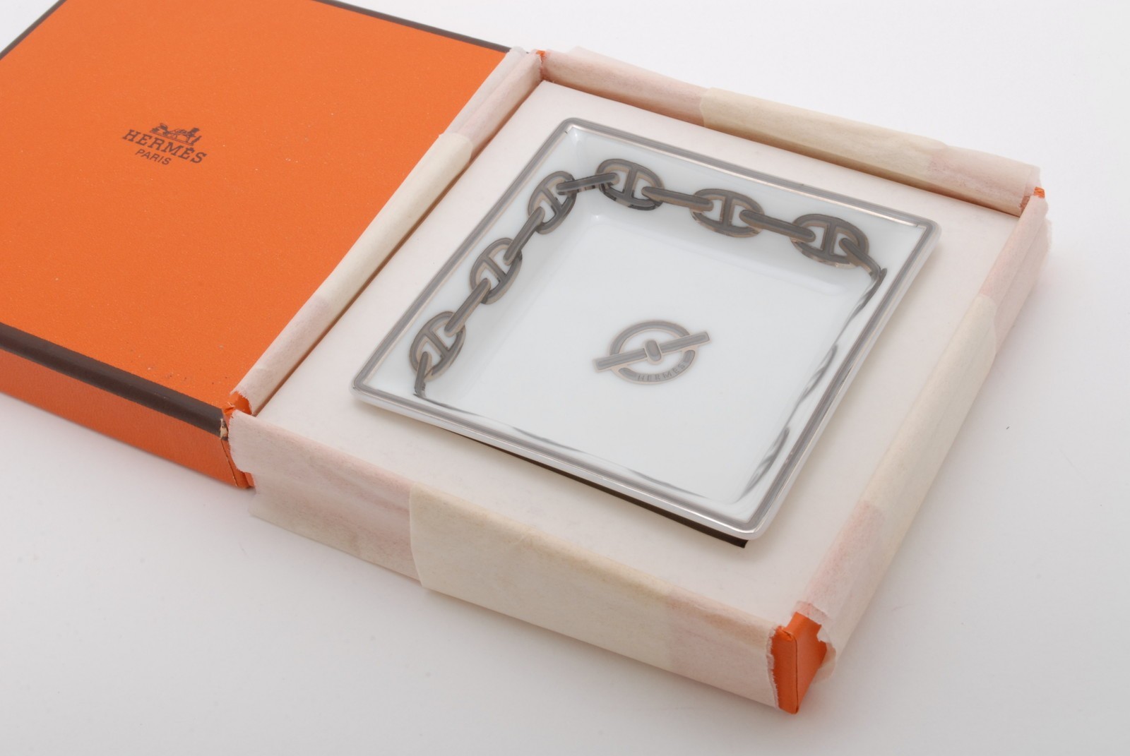Hermes Ashtray Chaine D'Ancre Porcelain Accessory Tray Plate Cigar Auth w/ box