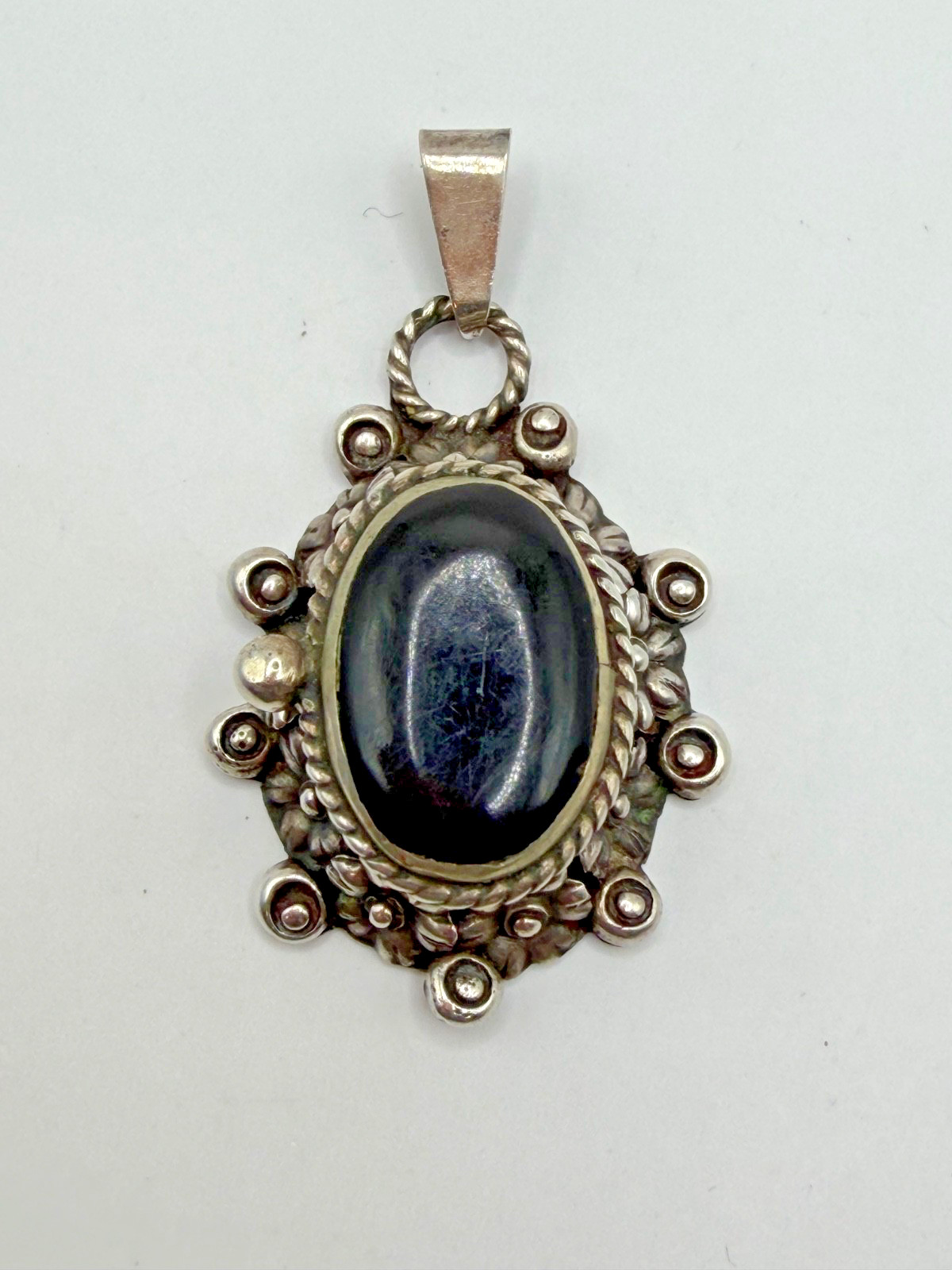 VINTAGE TAXCO STERLING SILVER 925 BLACK ONYX PILL HOLDER SOLID PERFUME PENDANT