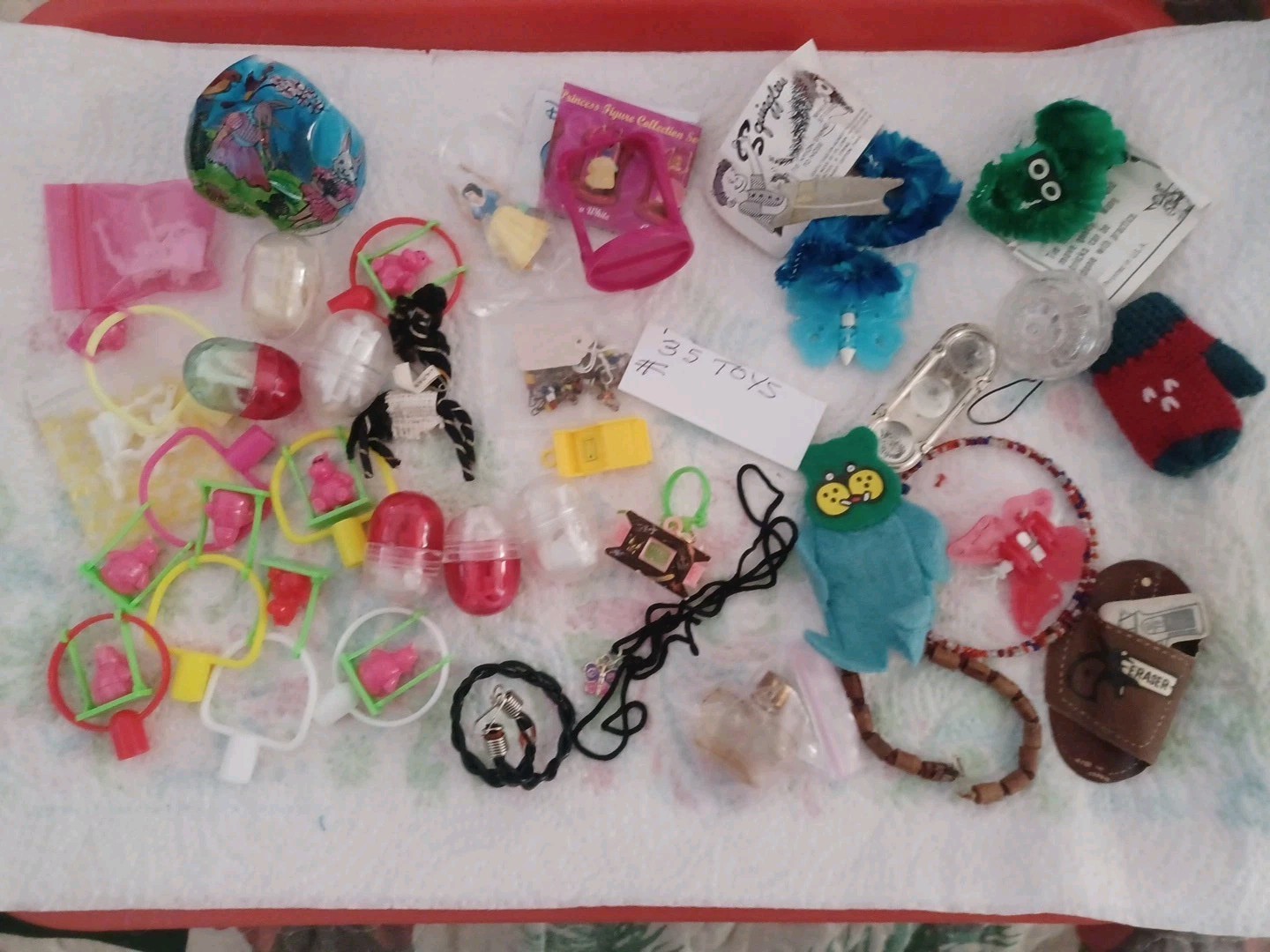 VINTAGE GUMBALL/VENDING  CHARMS/TOYS LOT OF 35