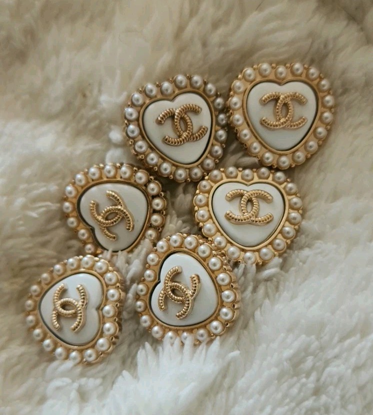 STAMPED Chanel lot of 6 Designer Pearl White Button Metal 23mm
