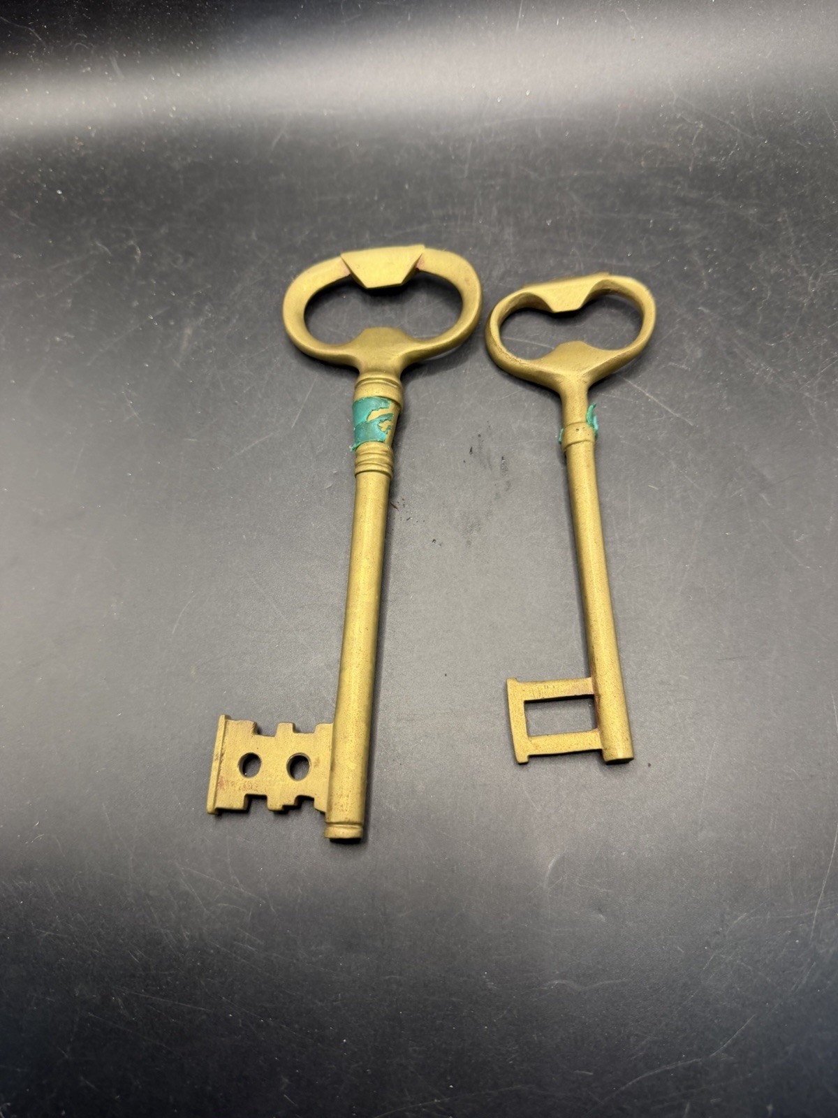 Vintage Brass Skeleton Key Bottle Openers Pair Large Barware Decor 7\
