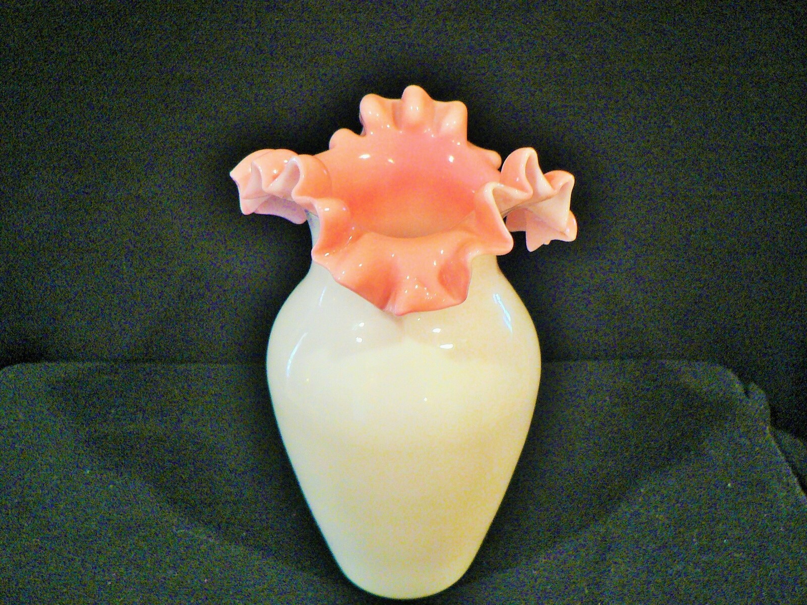 ANTIQ VICTORIAN BRISTOL GLASS CASED VASE PEACHBLOW PALE RUBY RUFFLE- CIRCA 1895
