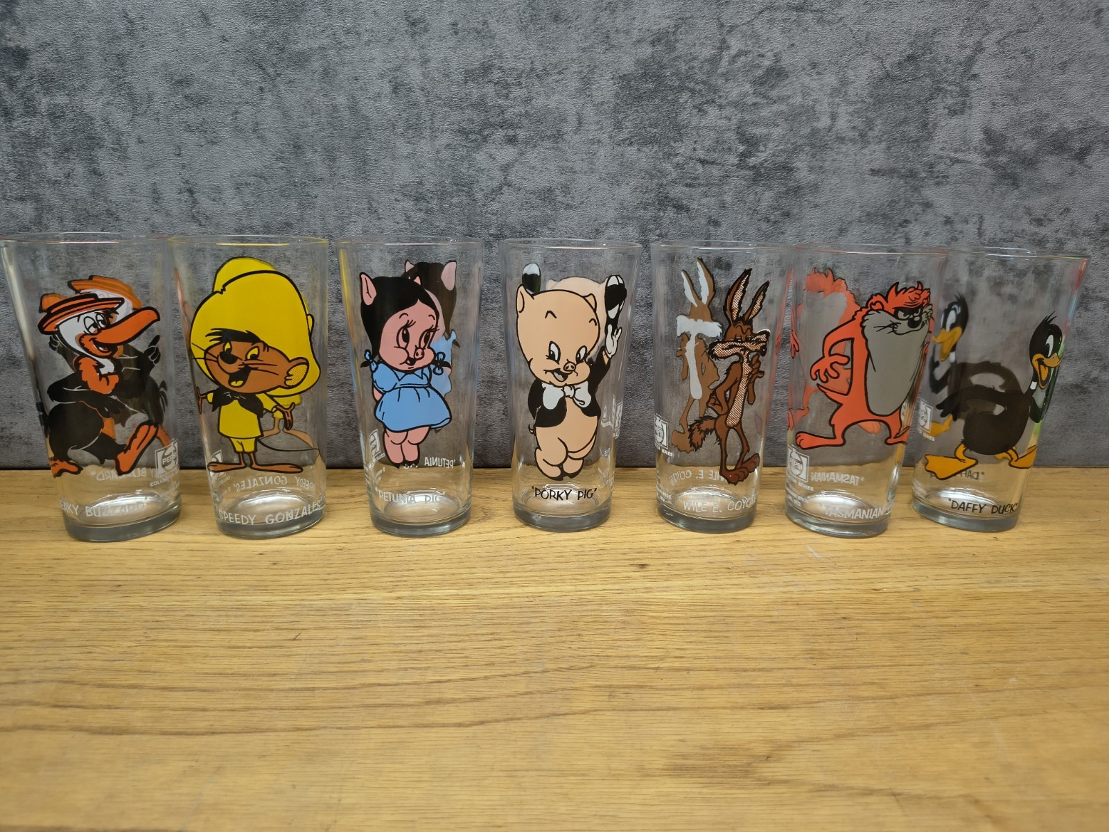 7 Vintage 1973 PEPSI Warner Bros Collector Series Looney Tunes Drinking Glasses