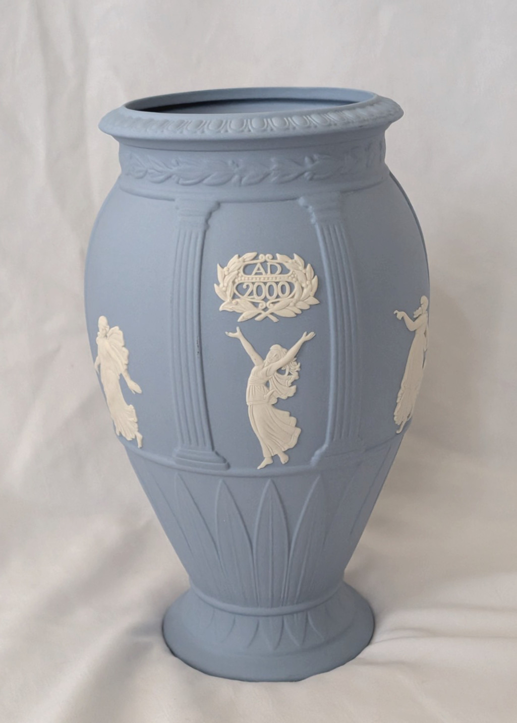 Vtg WEDGEWOOD Blue Jasperware Millenium 2000 Collection Dancing Hours Vase 8