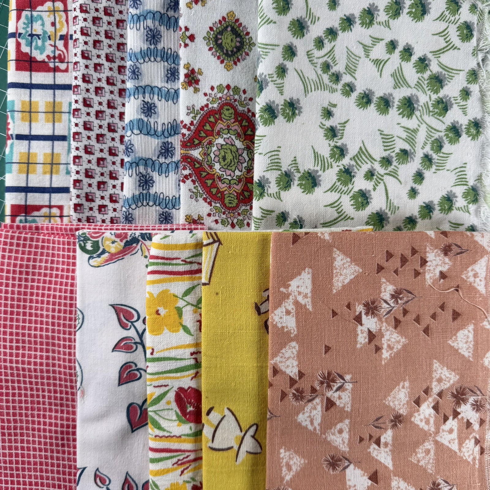10 pc Vtg Feed Sack Flour Sack Cotton Quilt Fabric Lot FQ Remnants Floral Geo 