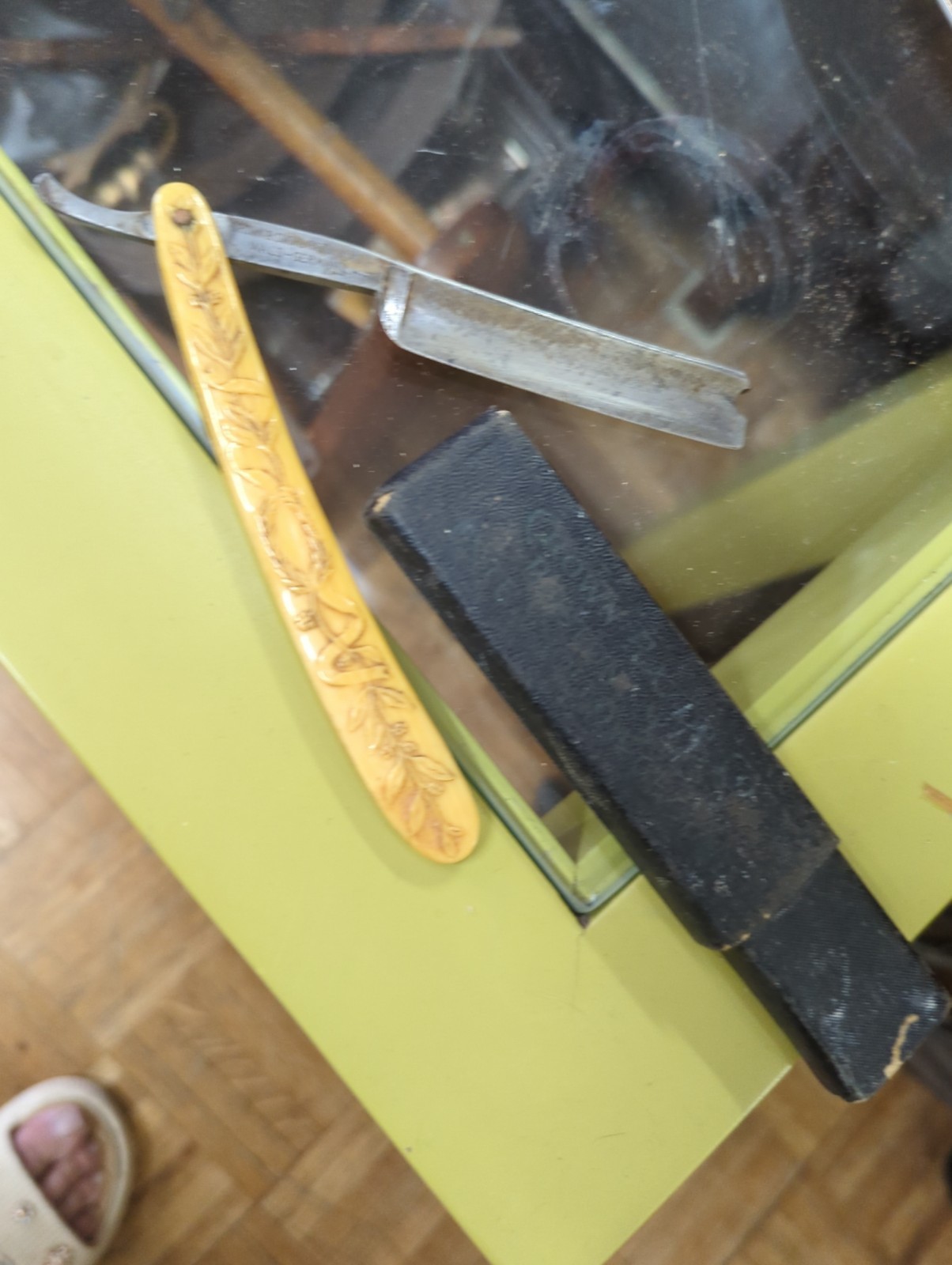 Antique Crown Art Nouveau Barber Figural Straight Razor Celluloid Handle Germany