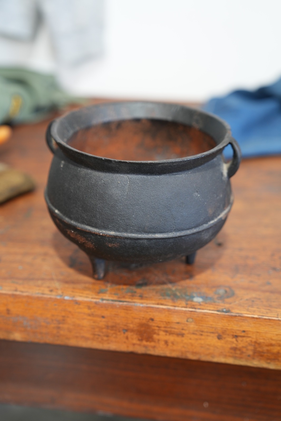 Antique Cast Iron Cauldron Tri Foot Witches Brew Vintage Halloween