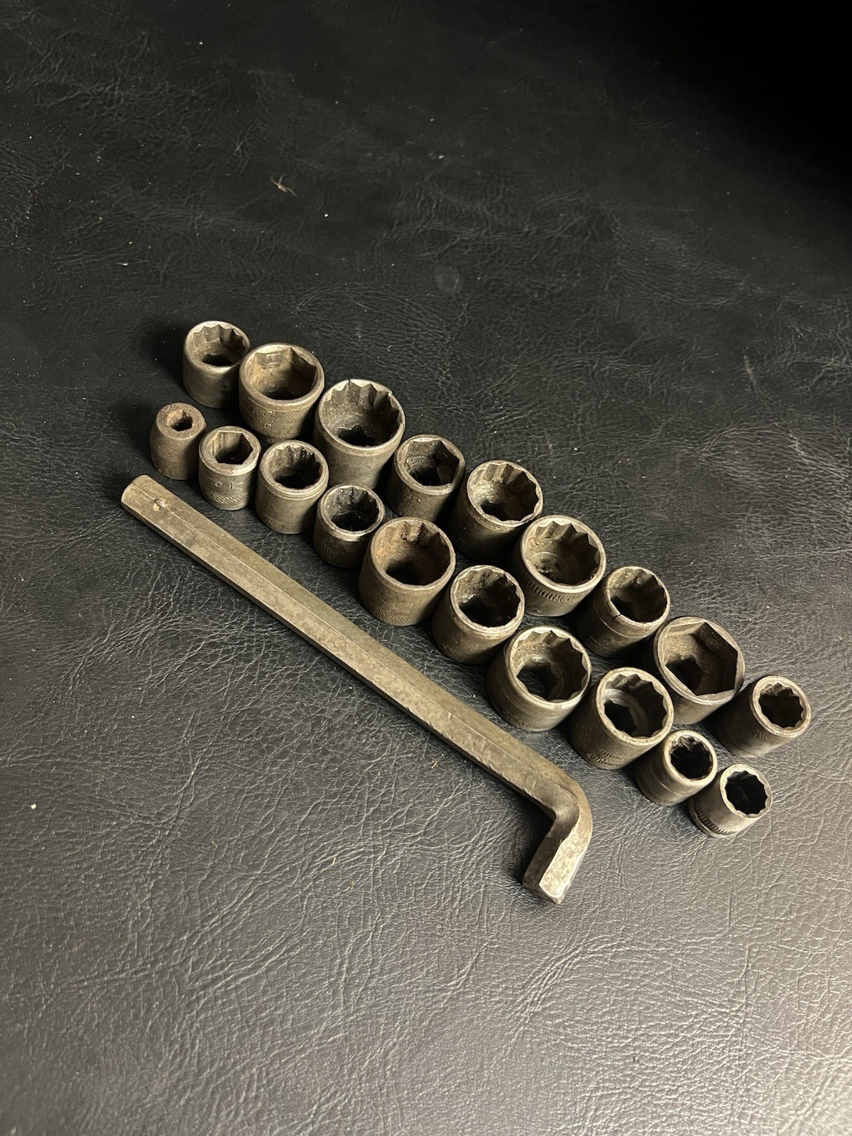 VTG 20 Pc Set 1/2” Drive Hexagonal Drive Sockets Knurled No Makers Mark + L Bar