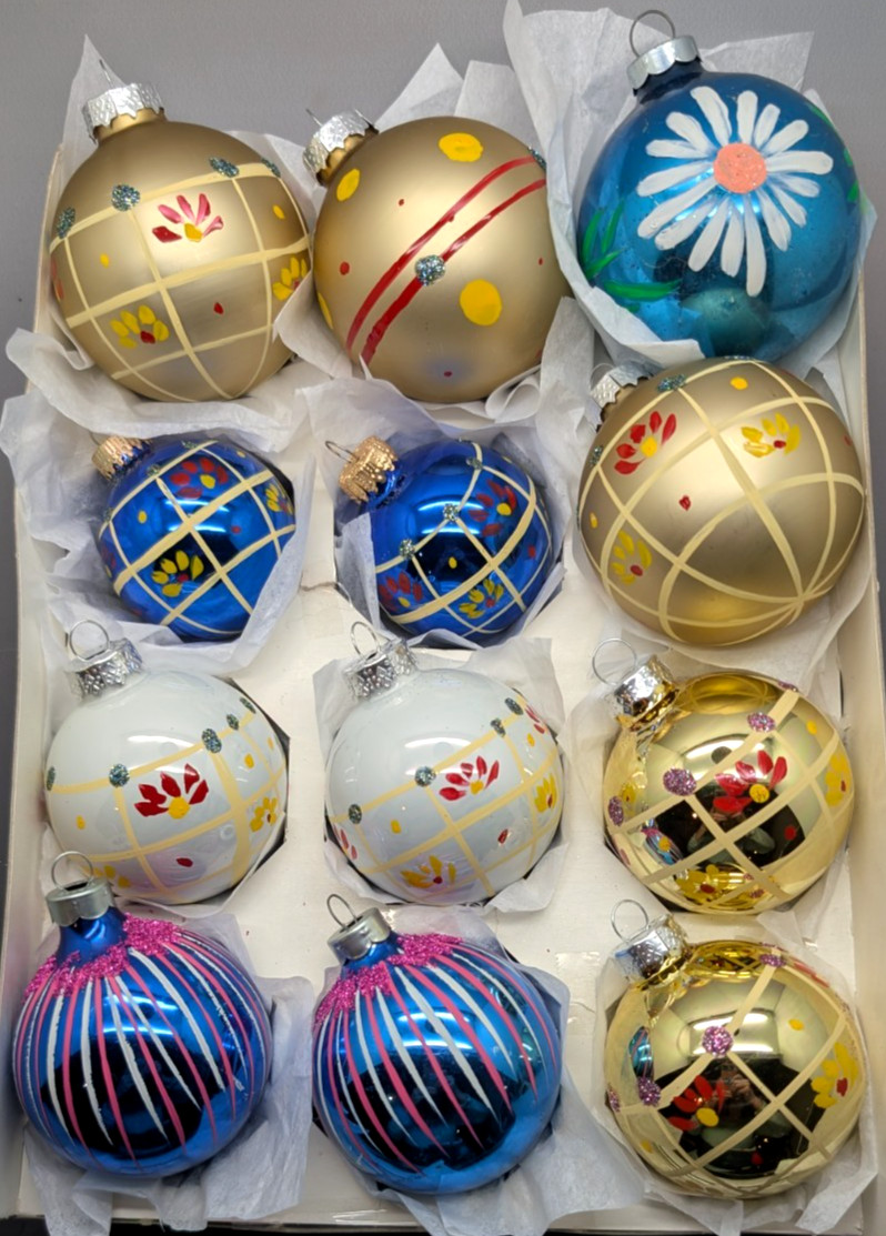 12 Mixed VTG Xmas Glass Ornaments Hand Painted 2-2.5\