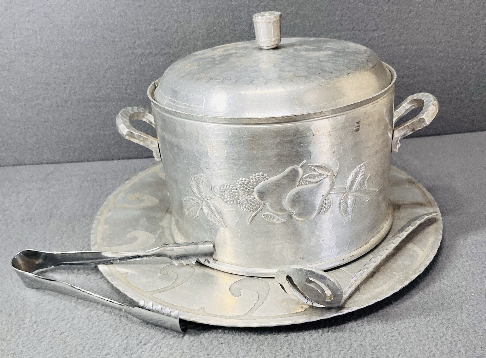 1950\'s Mid Century Everlast Hand Forged Aluminum Metal Ice Bucket w/plate