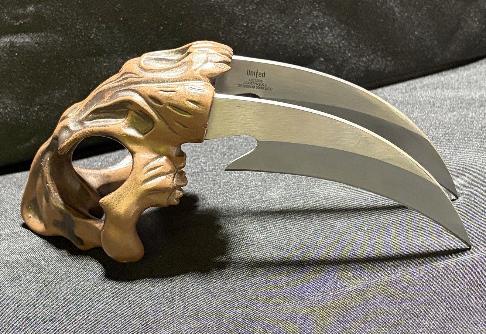 Sabertooth Dagger - United Cutlery UC1228 DAGGER KNIFE Stainless Steel COOL