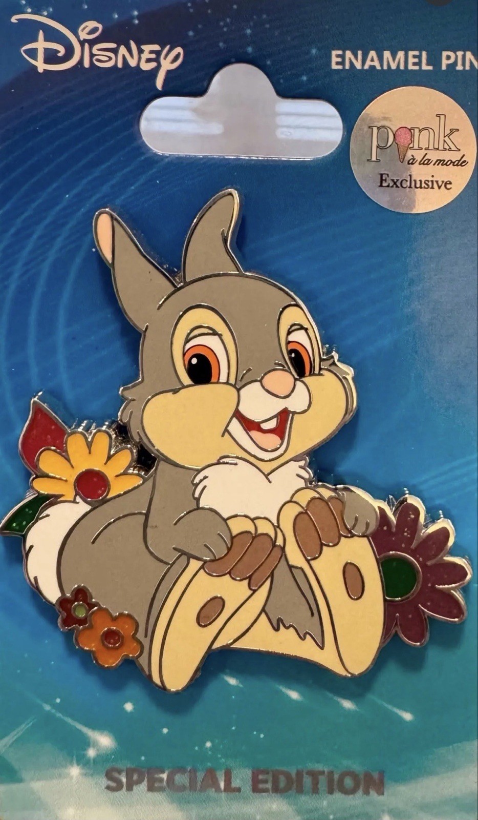 PALM Thumper In Flowers Pin LE 500 RARE NEW On Original Card Bambi