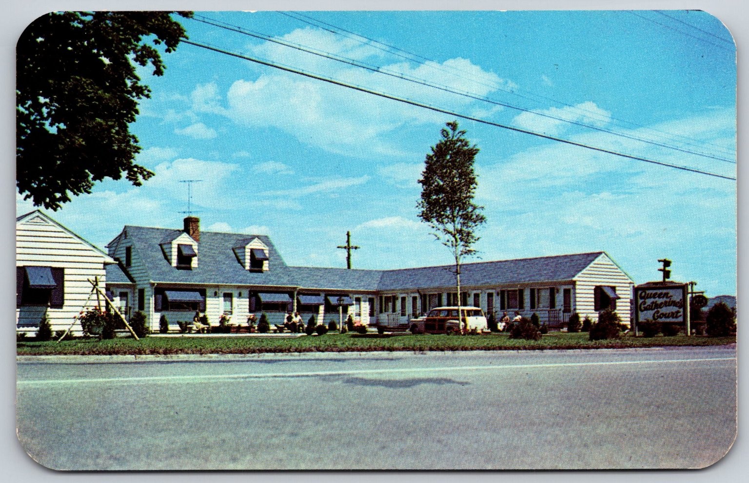 Watkins Glen NY Queen Catherine's Court Motel Postcard Dextone 1950s-60s C442