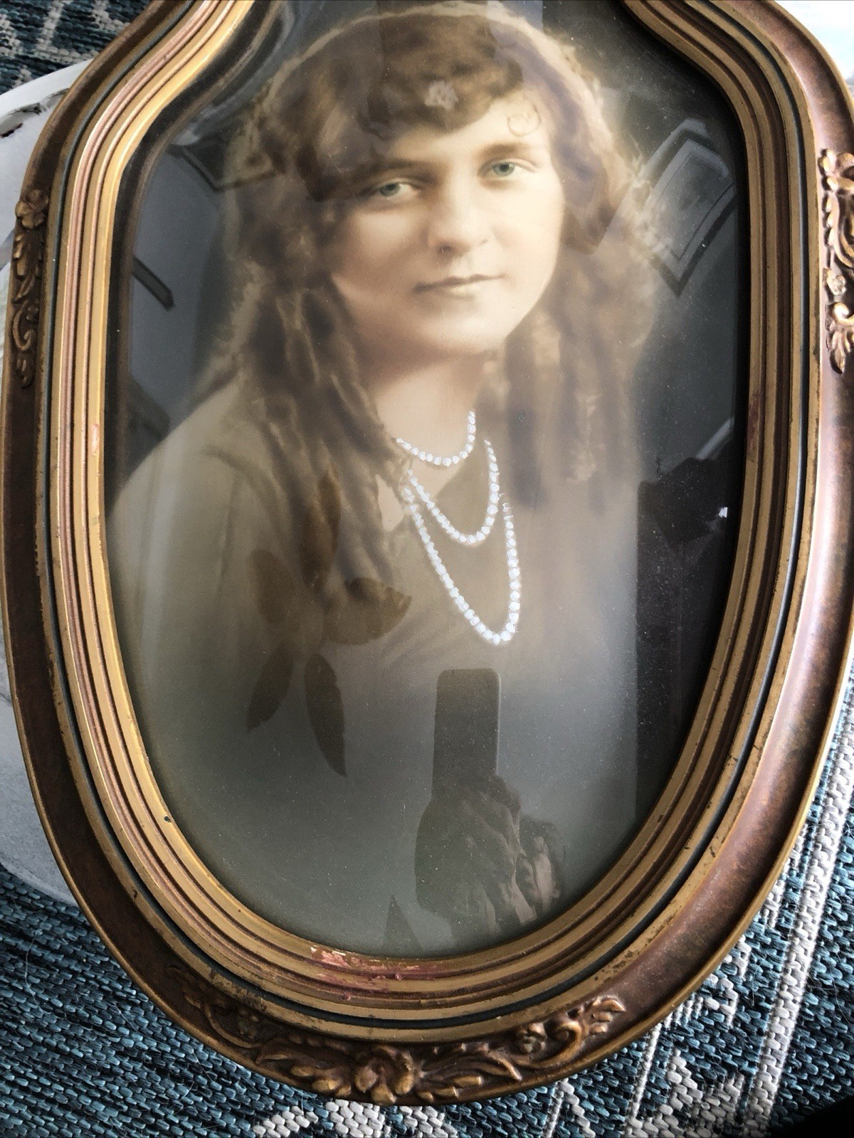 Beautiful Antique Oval Frame, Convex Glass-Victorian Portrait Women 18