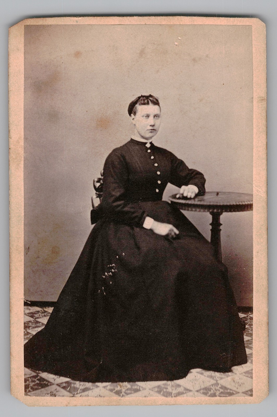 Antique CDV Halfdan Lunde Gorgeous Lady in Dark Buttoned Dress Hamar Norway