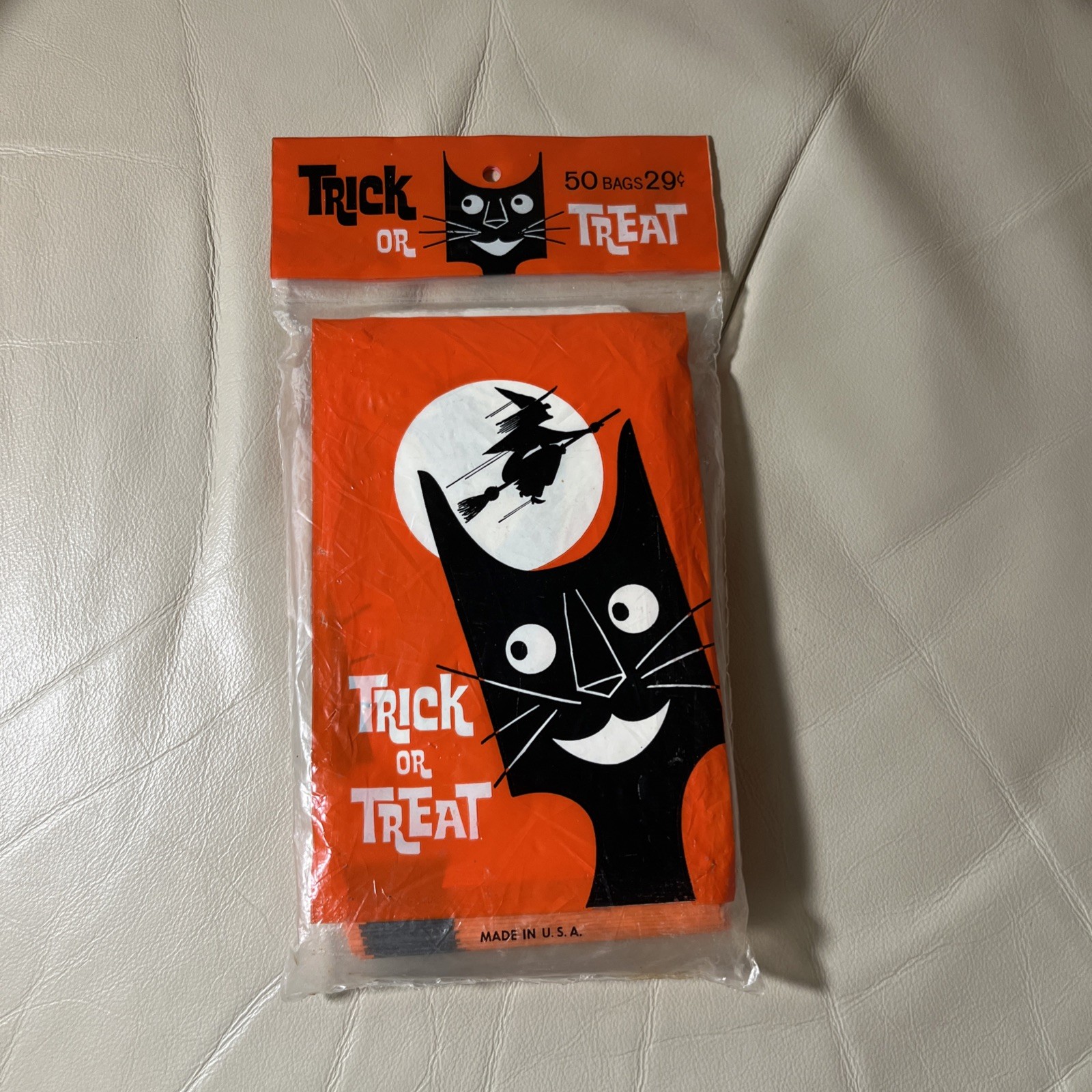 VTG 1960s Halloween Black Cat Witch Trick or Treat Paper Candy Bags Sealed 50 ct