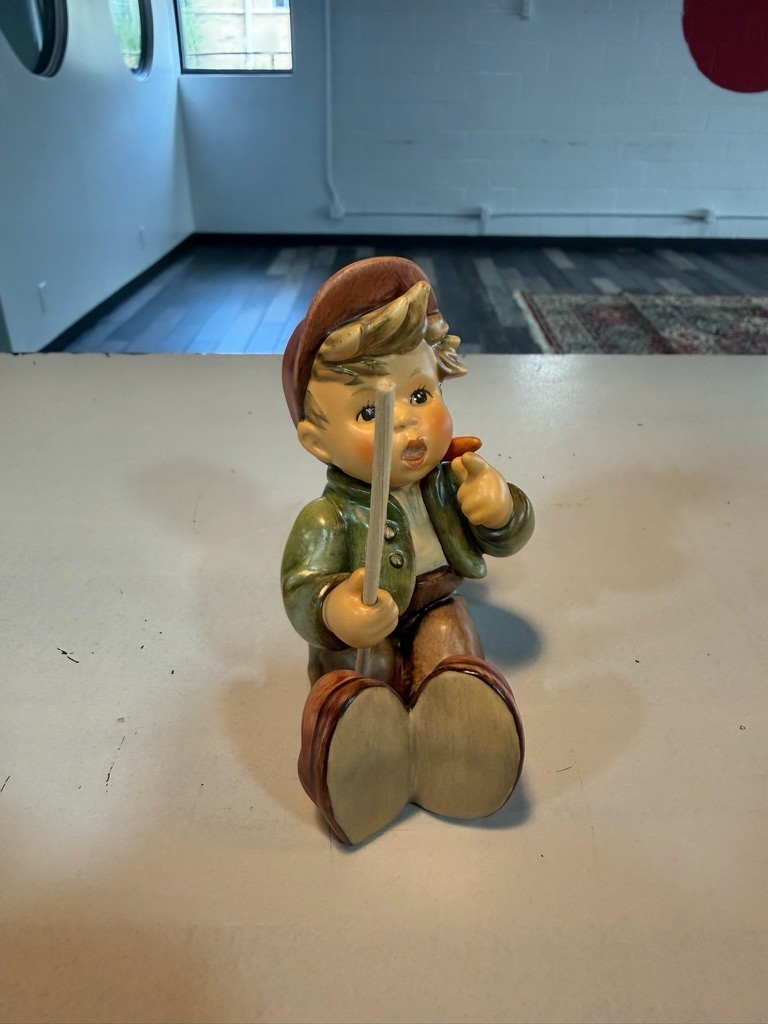 Goeble Hummel European Wanderer Figurine - #2060