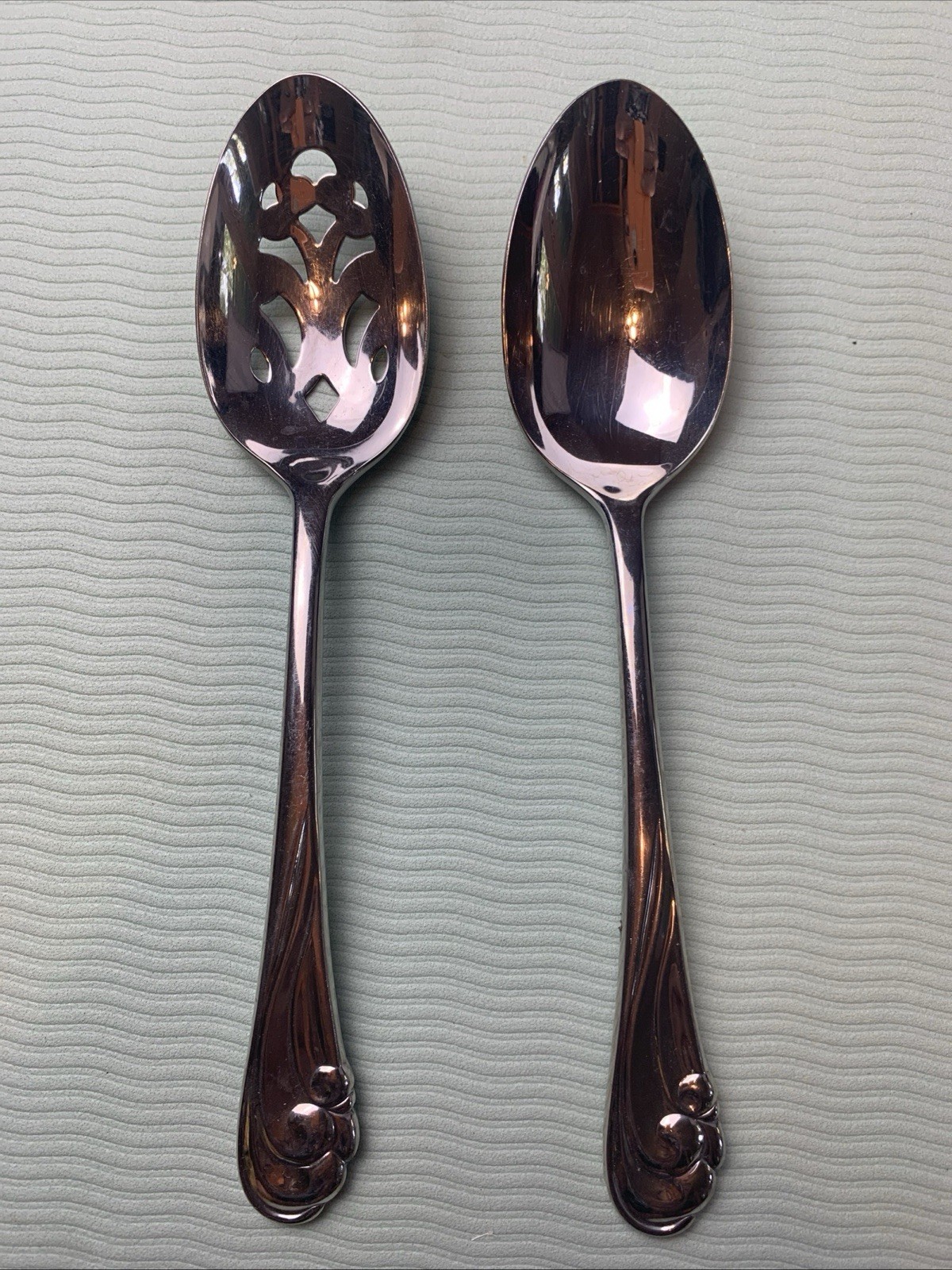 Vtg 2 Pc Kirk Stieff BREAKERS 1988 Stainless Large Serving Spoon & Pierced Spoon