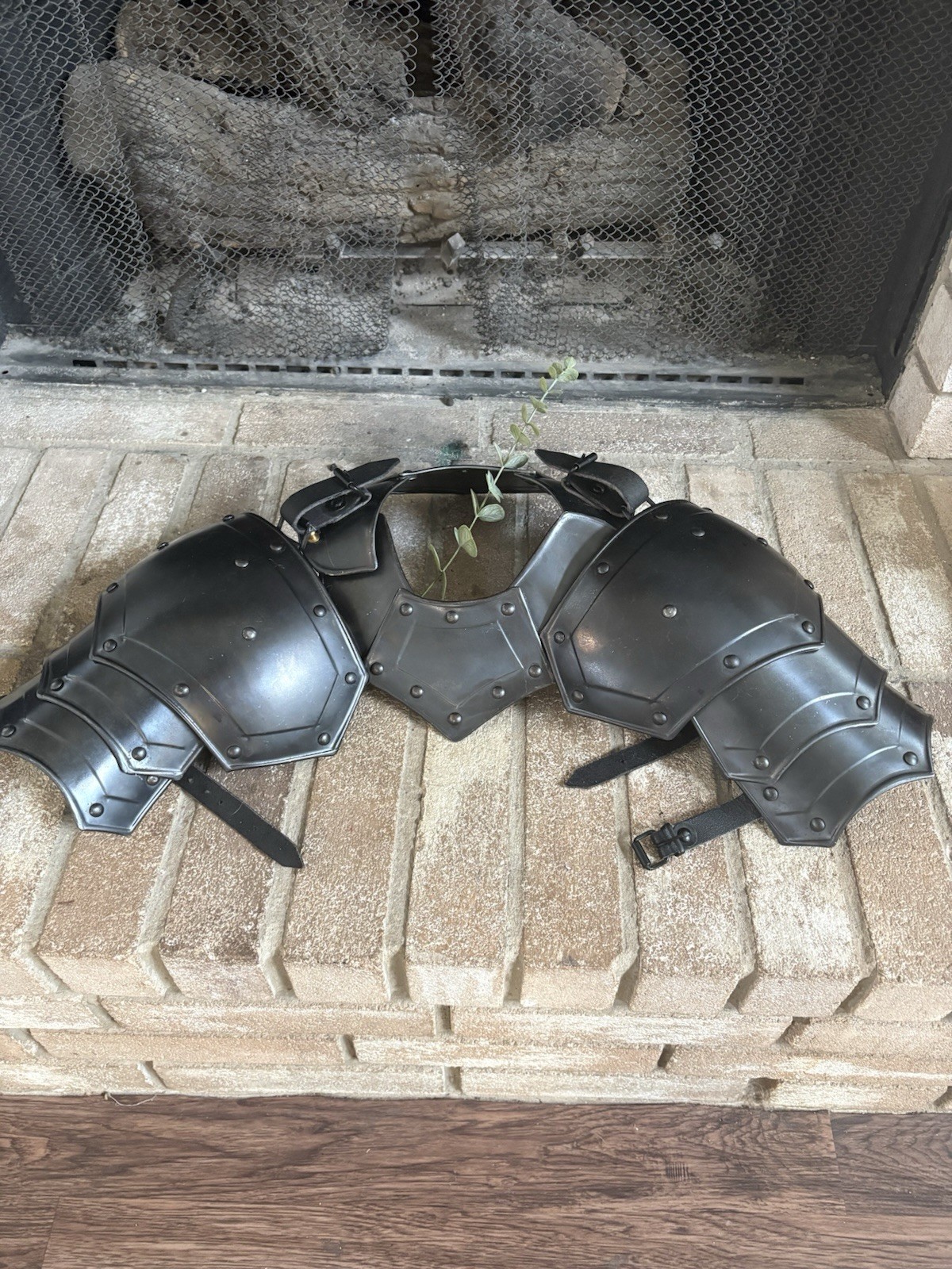Medieval Steel Pauldrons & Gorget Set – Blackened Armor Shoulder Guard LARP