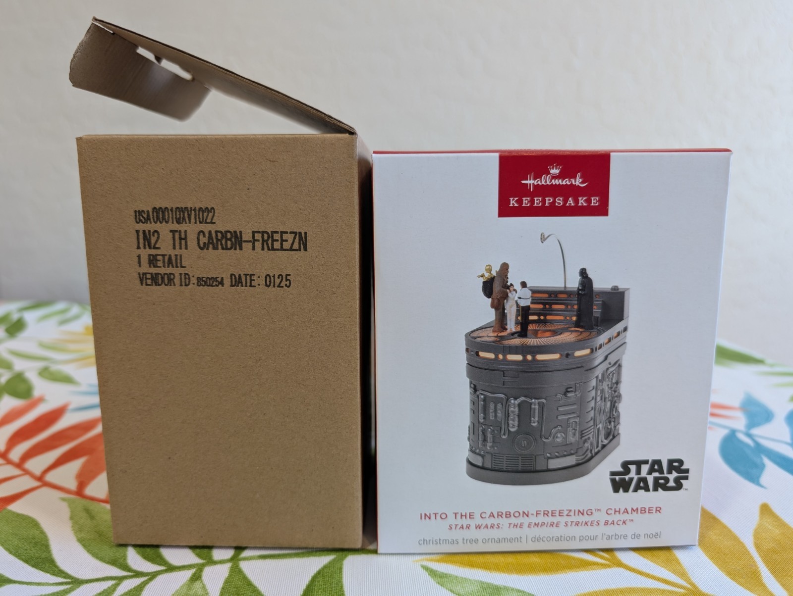 STAR WARS INTO THE CARBON FREEZING CHAMBER ORNAMENT -  MINT IN BOX