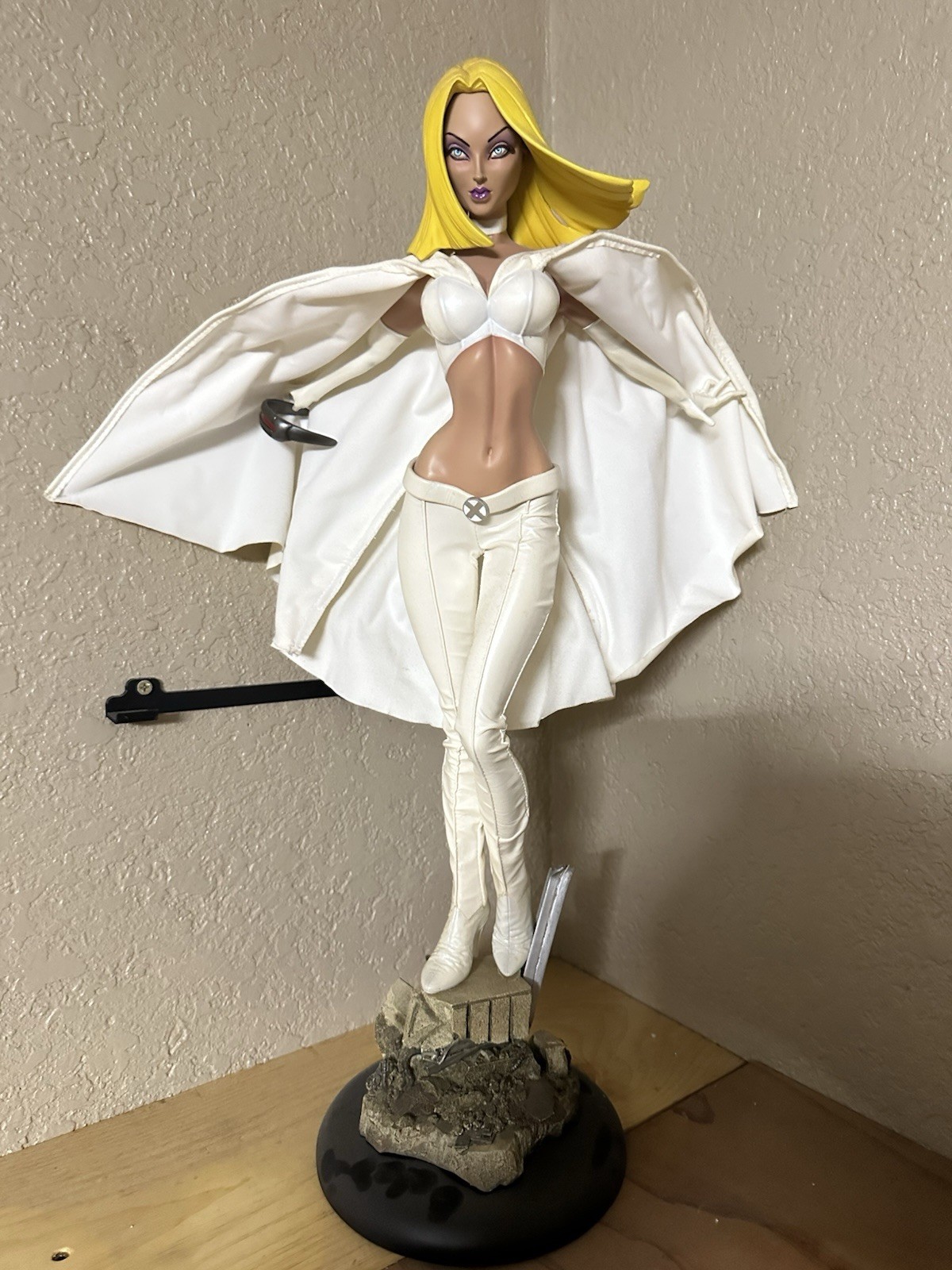 Sideshow Marvel EMMA FROST Premium Format Figure Statue | Statue only, read desc