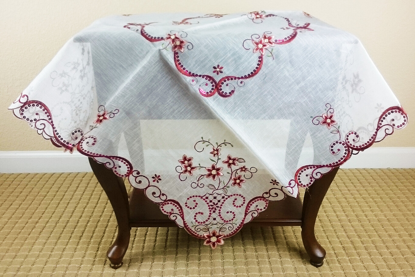 Square Embroidered Tablecloth Polyester Red Embroidery Organza Red Sequins 33