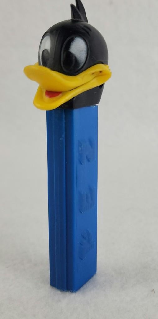 Vintage Retired 1978 Daffy Duck PEZ (No Feet) on Blue Stem, Candy Dispenser