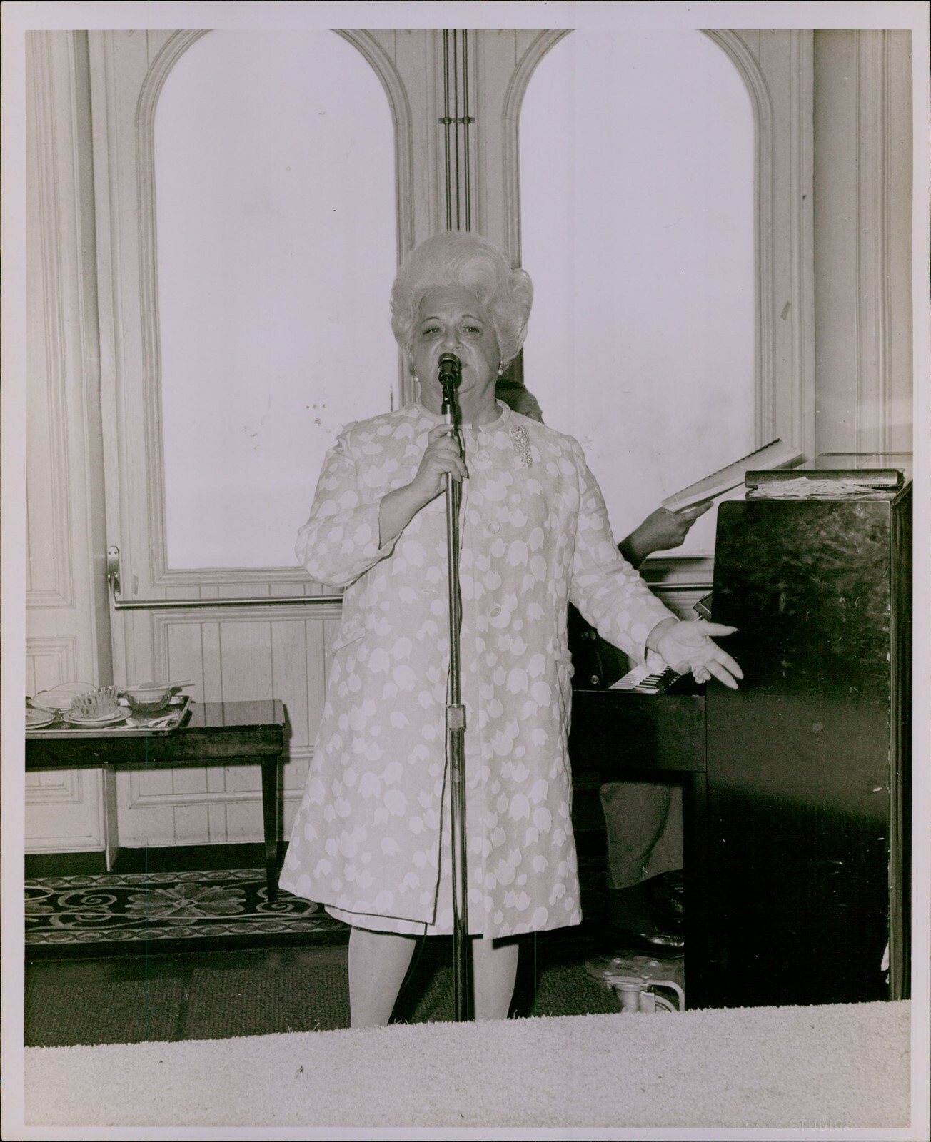 GA46 Original Mort Kaye Photo FAT WOMAN SINGING Live Performance Piano Player