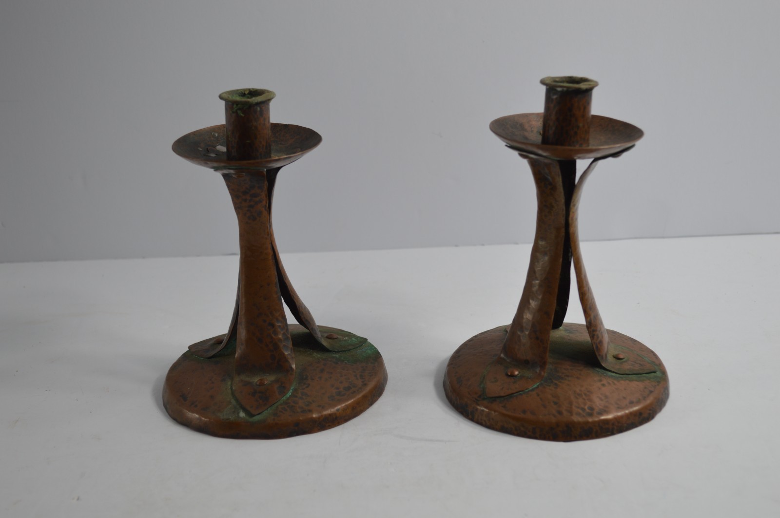 Vintage Hammered Copper Candlestick Holders Pair Arts & Crafts Mission Patina 6