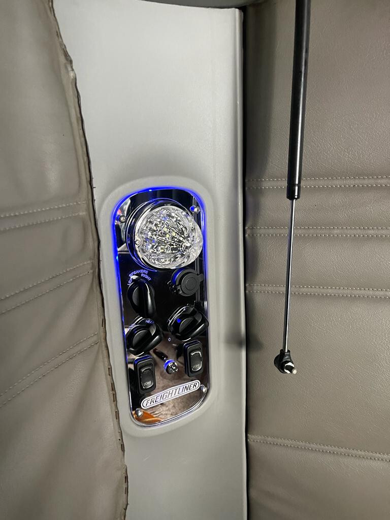 Freightliner Century and Columbia. A/C Panel